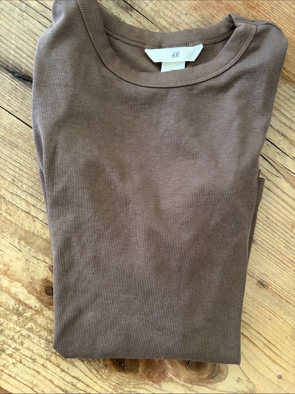 H&M Women's Taupe Ribbed Crewneck Tee; XS